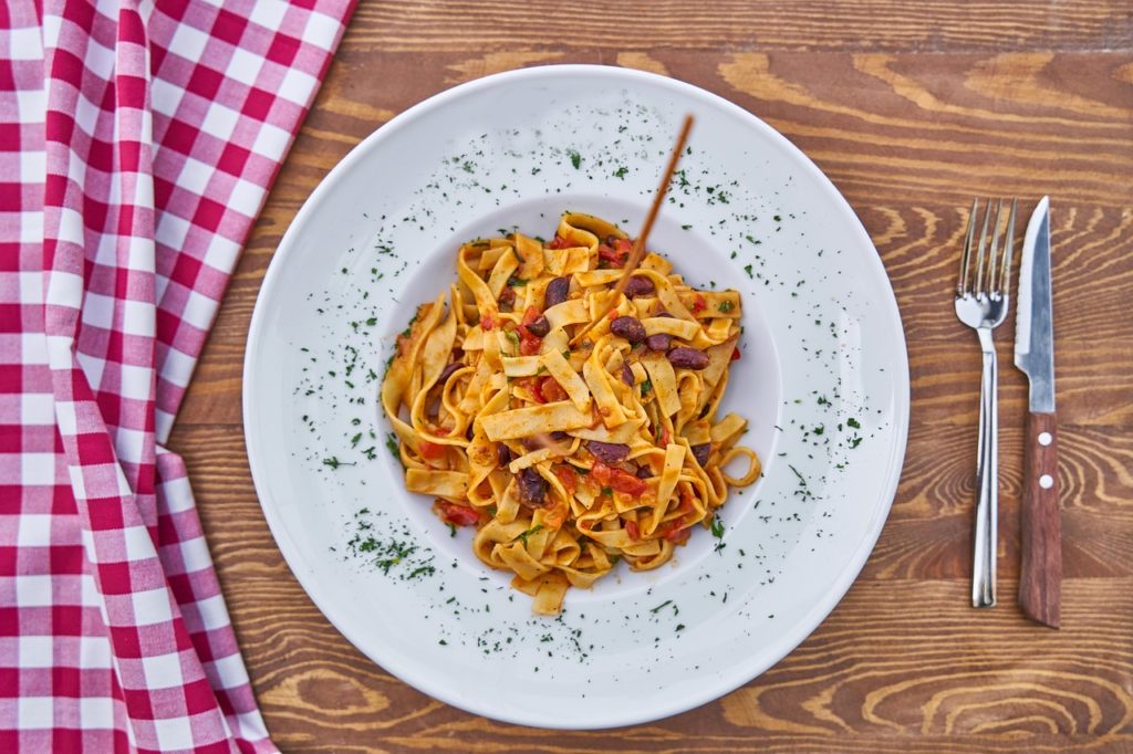 Gastronomia Piccinini Tagliatelle integrali con sugo di fagioli e
